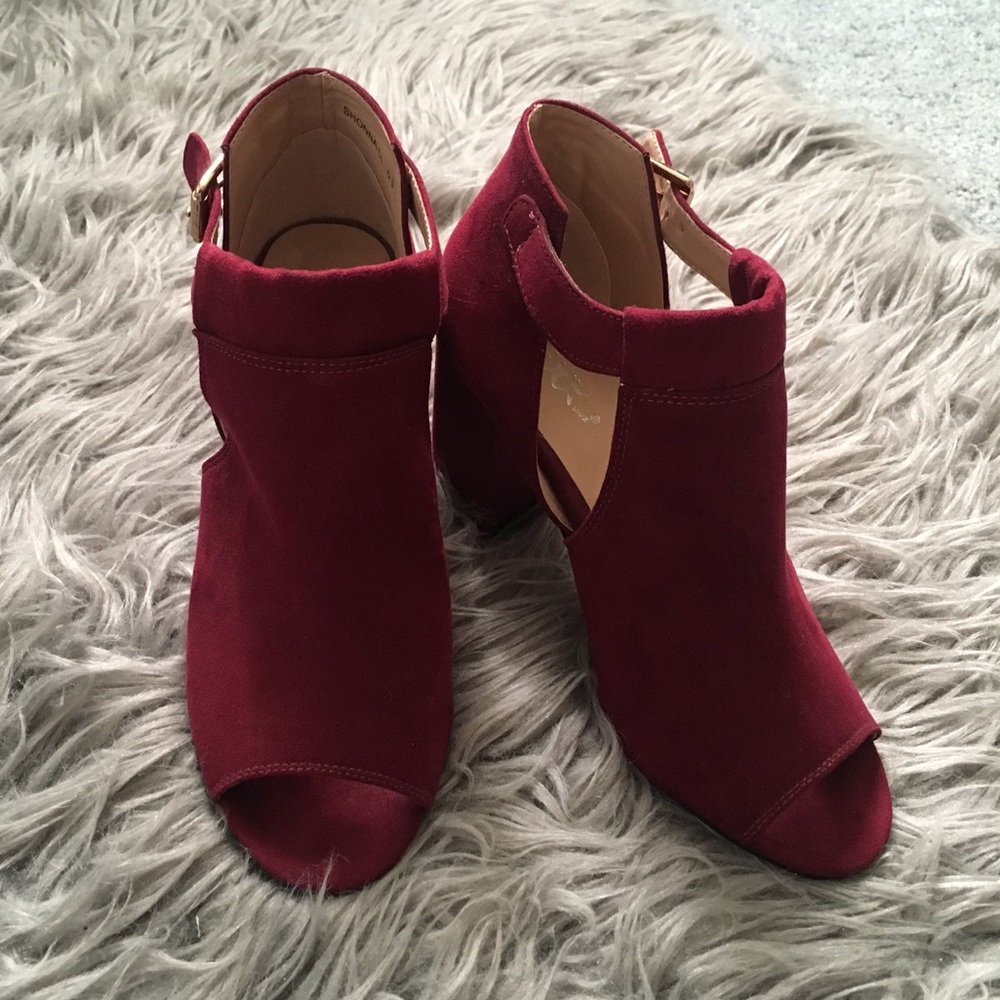 Burgundy open toe heel